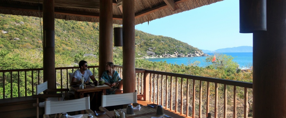 Dining by the Pool 