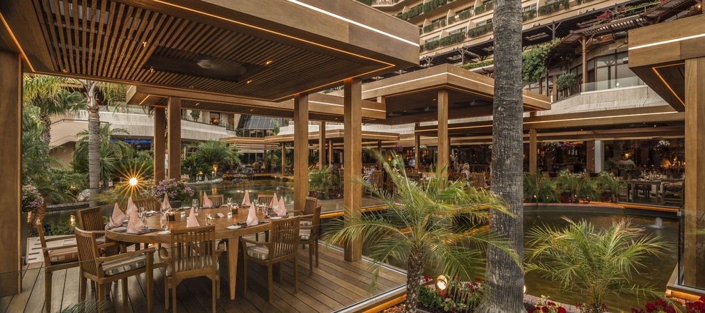 Four Seasons Hotel