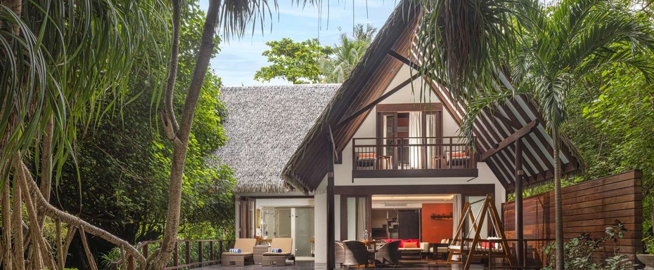 Deluxe Jacuzzi Beach Villa