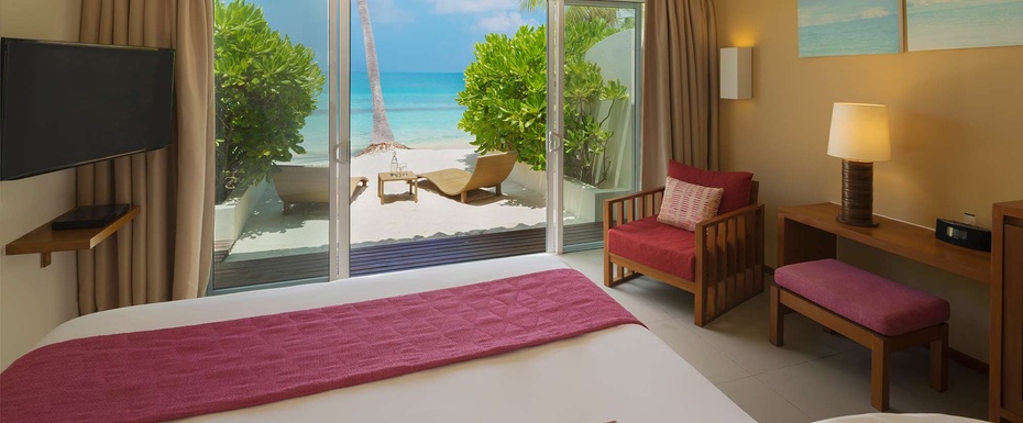 Lagoon View Beach Villa with Swirl Pool