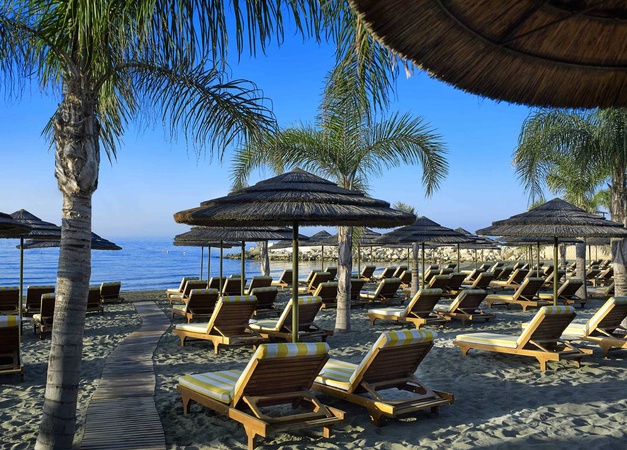 Four Seasons Hotel