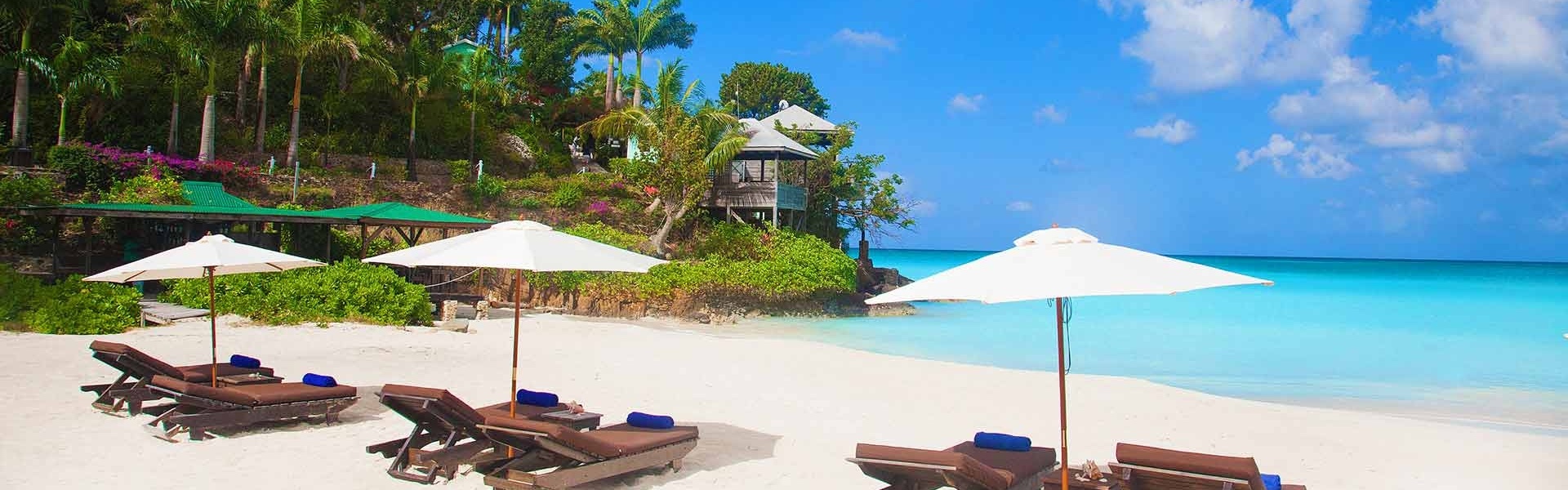 Cocos Hotel All Inclusive - Background
