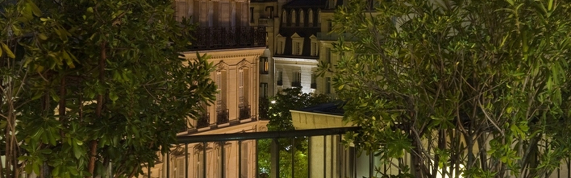 Hôtel Barrière Le Fouquet's - Background