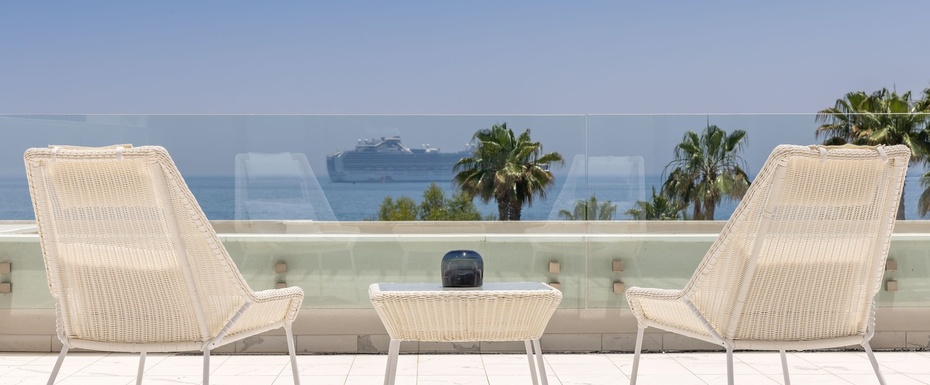 Superior Sea View King