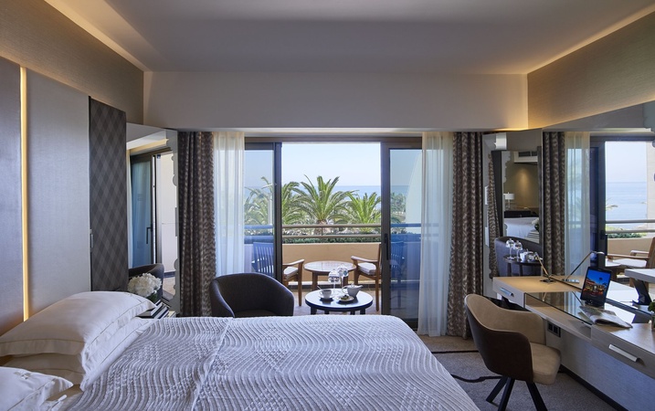 Four Seasons Hotel