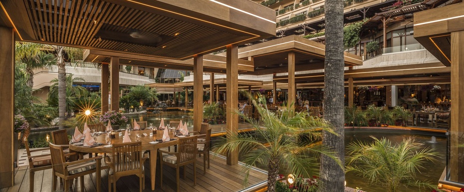 Cafe Tropical