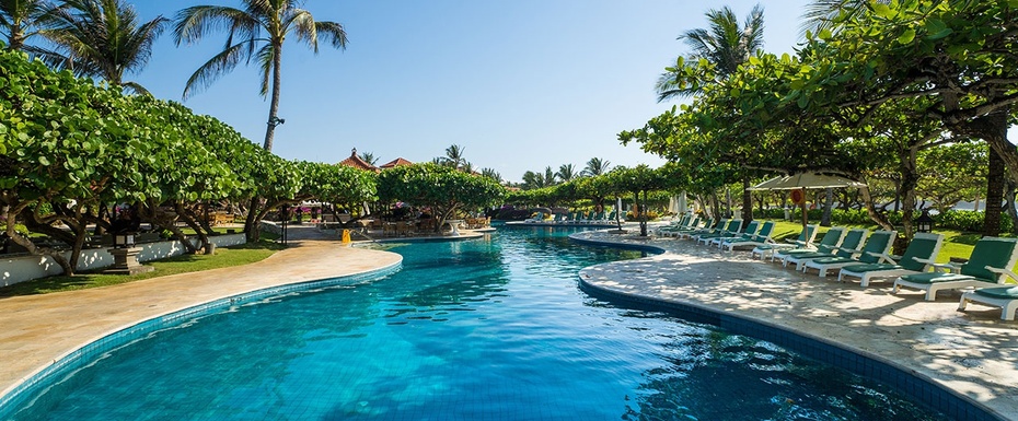 Poolside Bar