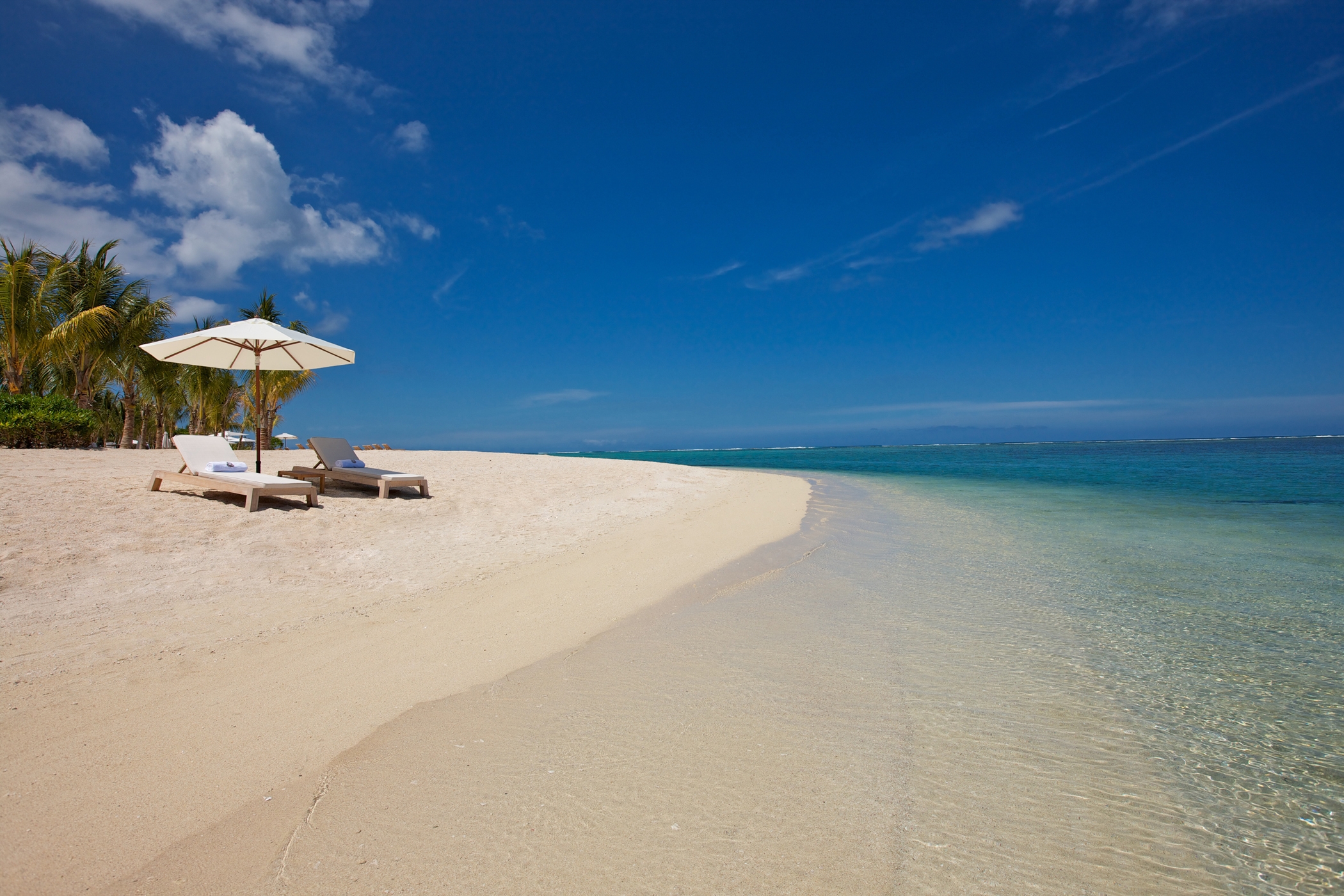 Beach place. Красивые отели Африки. JW Marriott Mauritius Resort.